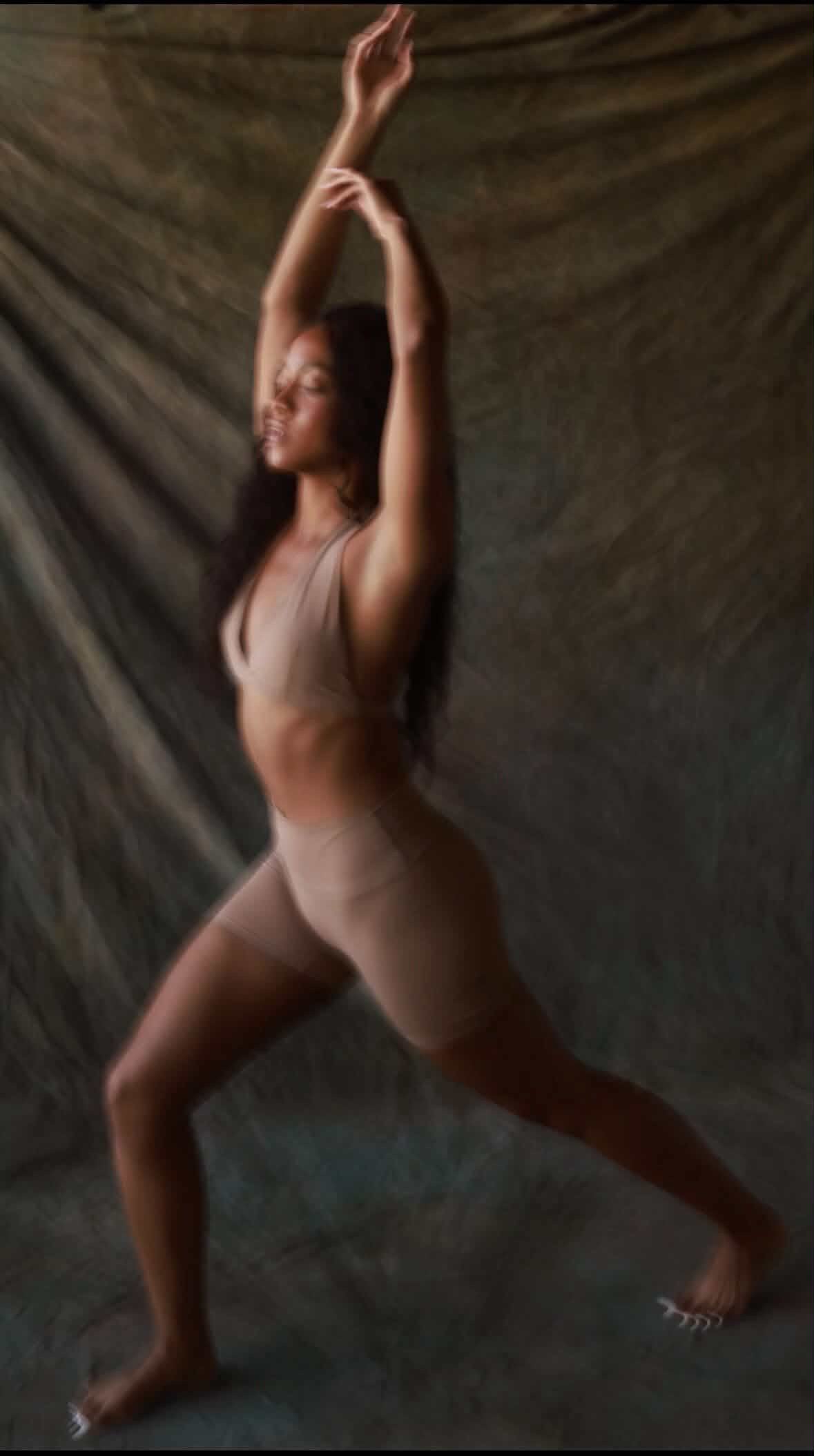 Anyssa (Vinyasa Yoga)